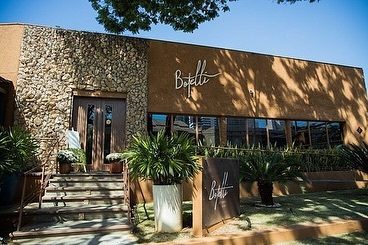 Fachada de BOTELLI RESTAURANTE